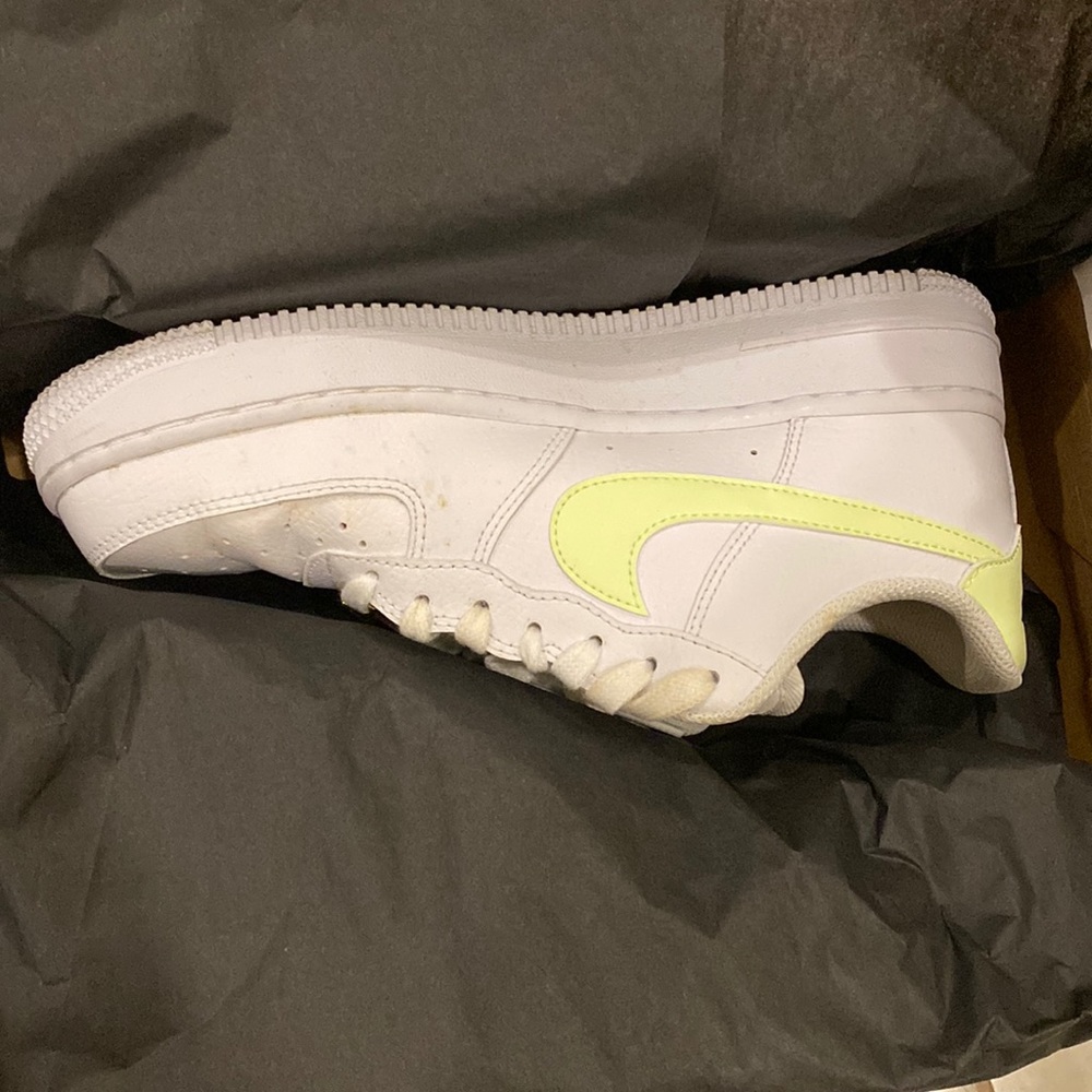nike Air Force 1 - lime green check mark